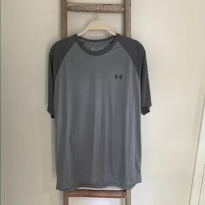 Under Armour Men's Gray T-Shirt